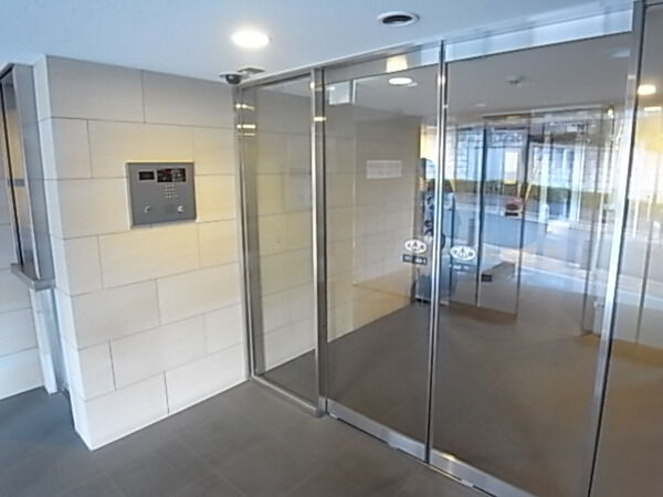 【ブランズ大井仙台坂イーストヒル】エントランスホール