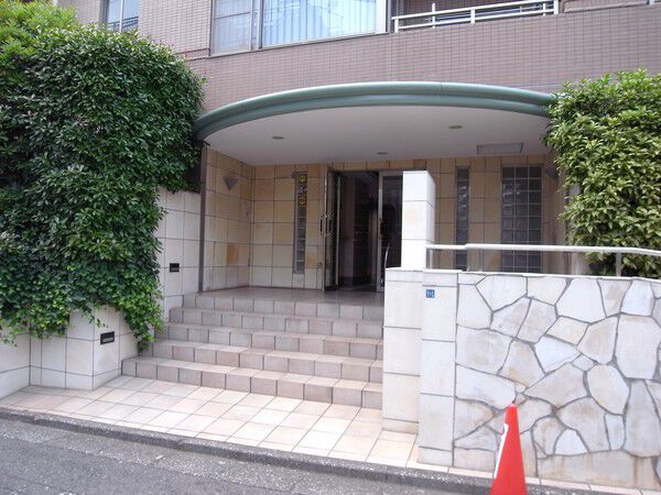 【イトーピア大井町コルティオ】エントランス
