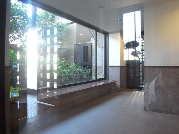 【フェイム大井山手台パークスクエア】エントランスホール