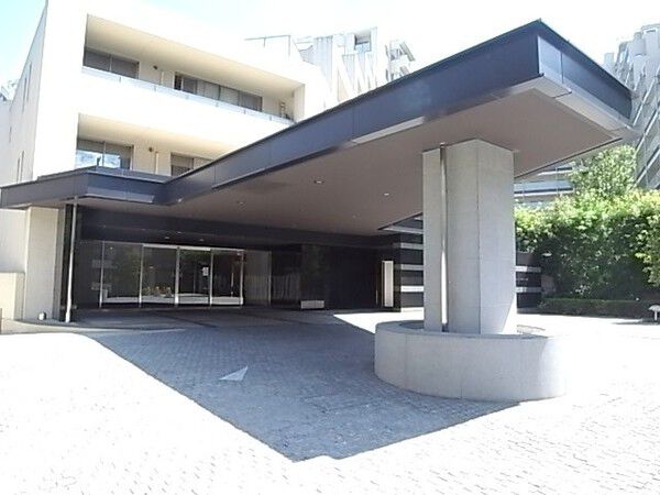 【アリュールゼームス坂】エントランス