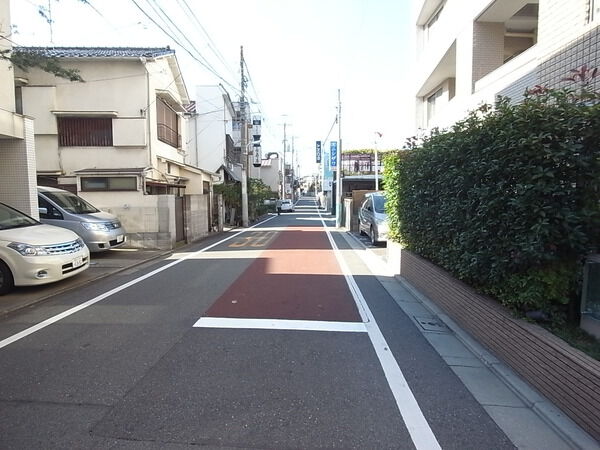 【カーサフェリス目黒洗足】前面道路