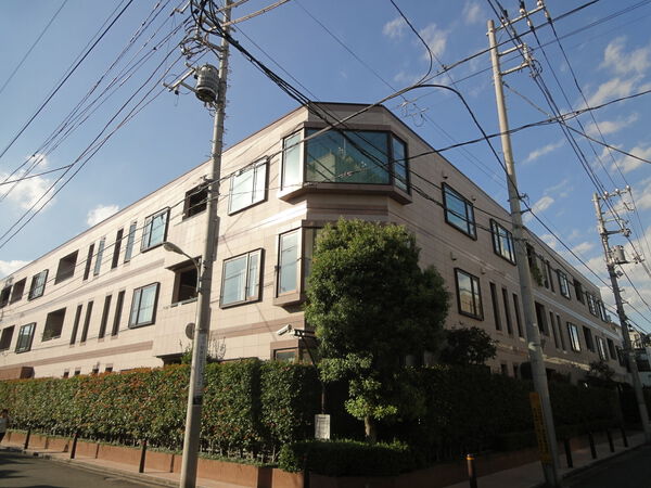 【ロイヤルパレス山王】外観1