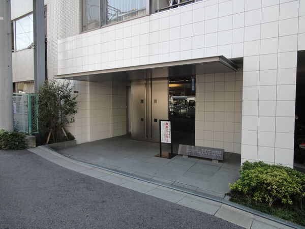 【ガーデンホーム大森山王】エントランス