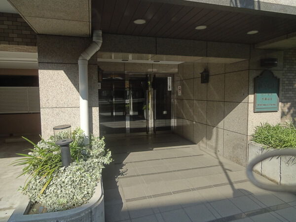 【レクセル大森山王】エントランス付近 【レクセル大森山王】エントランス付近