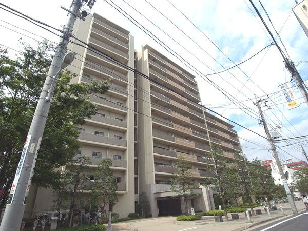 【オーベルグランディオ萩中】外観