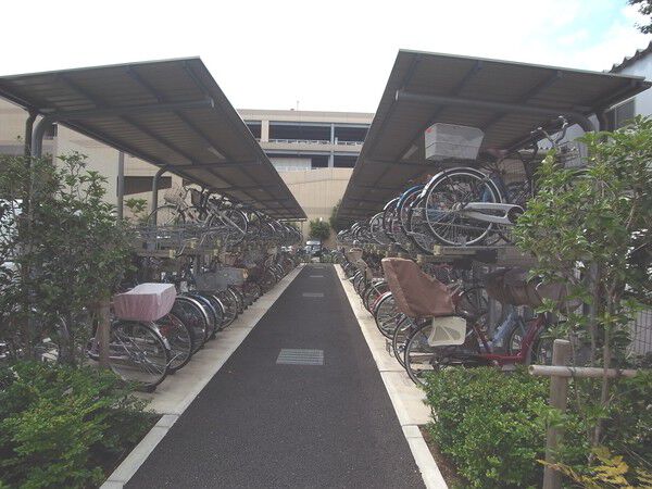 【ライオンズ多摩川レジデンス】自転車置場