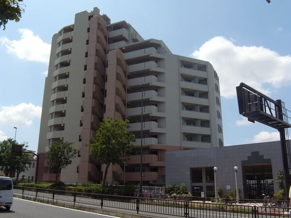 【ジェイパーク多摩川リバージュ】外観