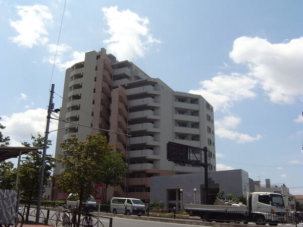 【ジェイパーク多摩川リバージュ】外観