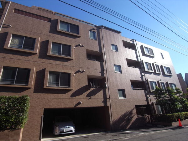 【コンフィール世田谷赤堤】外観