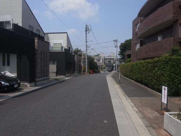 【ビラカーサ蘆花恒春園】西側道路