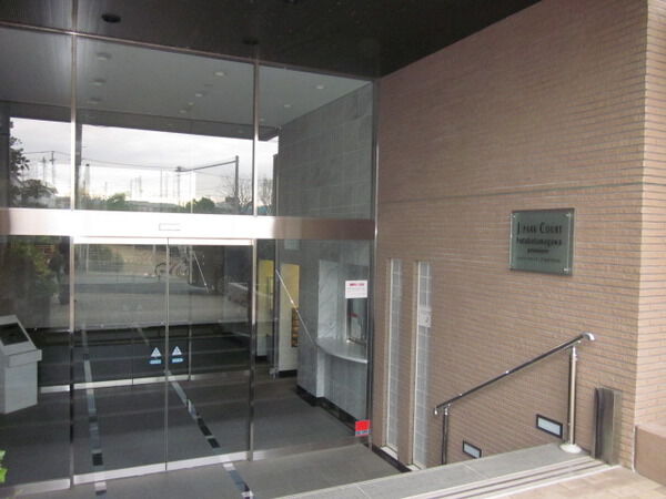 【ジェイパークコート二子玉川プルミエ】エントランス