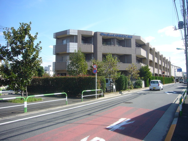 【ディナスカーラ上北沢】風通し良好なマンションです。