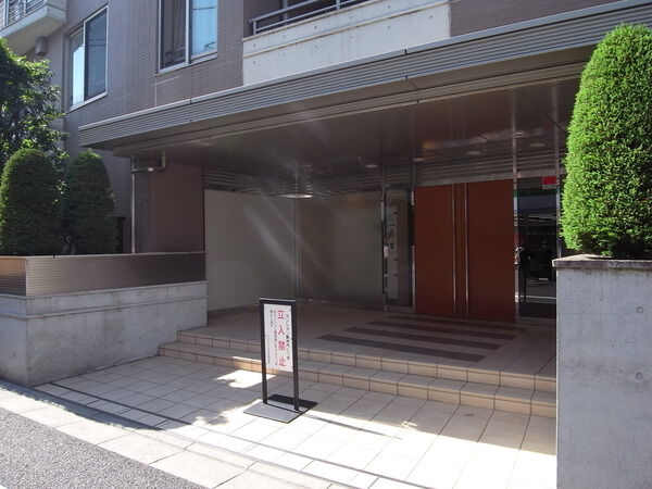 【プラウド上北沢】エントランス