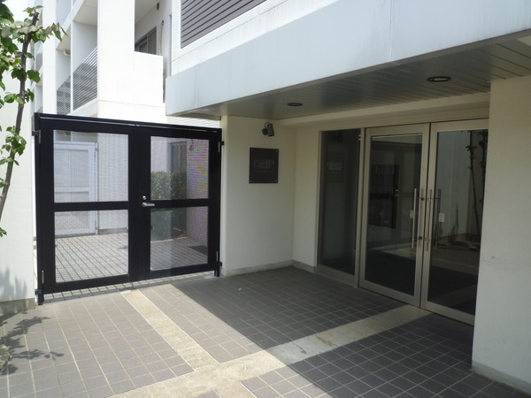 【スタジオキュービィ千歳烏山】エントランス