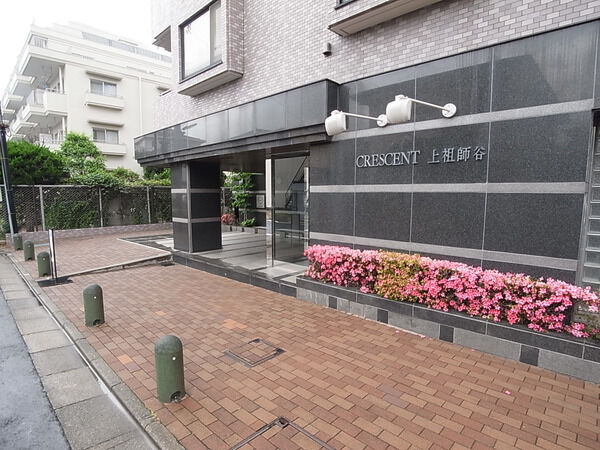 【クレッセント上祖師谷】外観（エントランス）