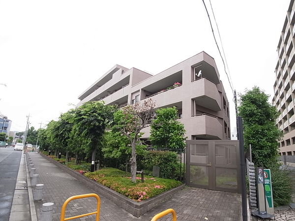 【クリオ世田谷上祖師谷壱番館】外観