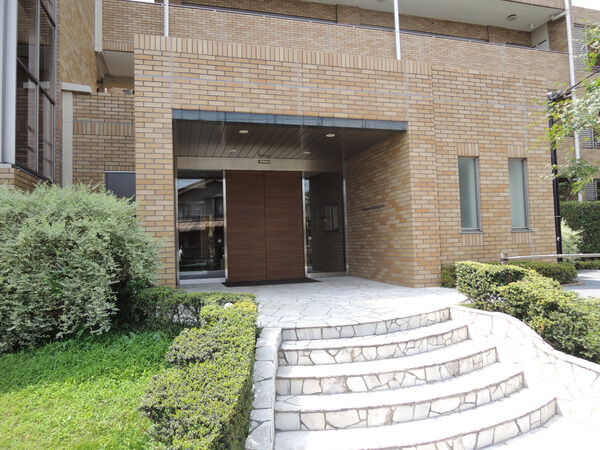 【パルテール富士見ヶ丘】エントランス