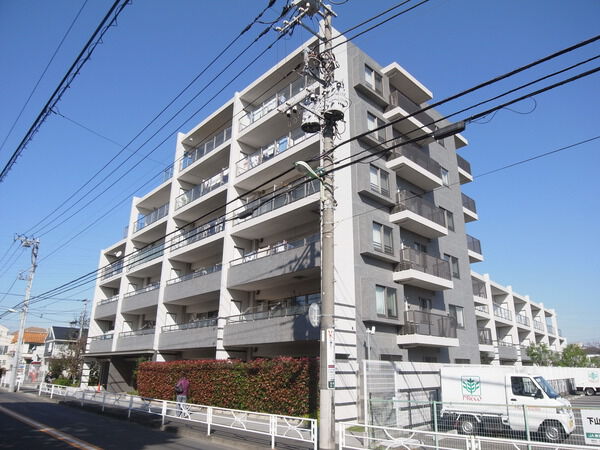 【千歳烏山コモド】外観写真