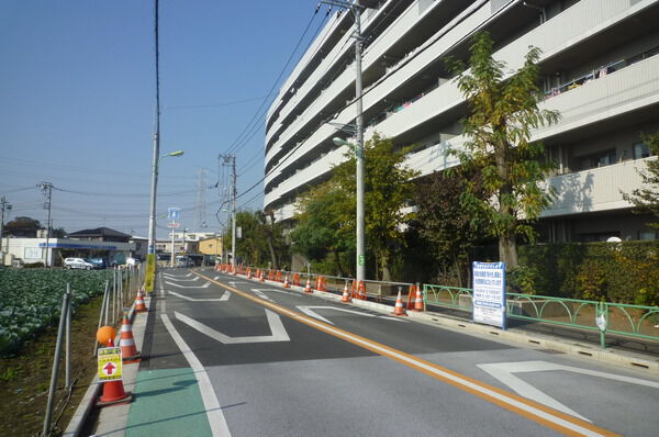 【セルテシティオ世田谷烏山】マンション前面道路