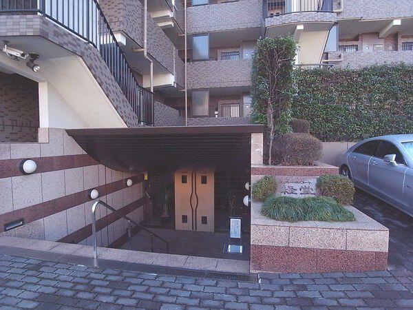【エクレールコート経堂】エントランス入口