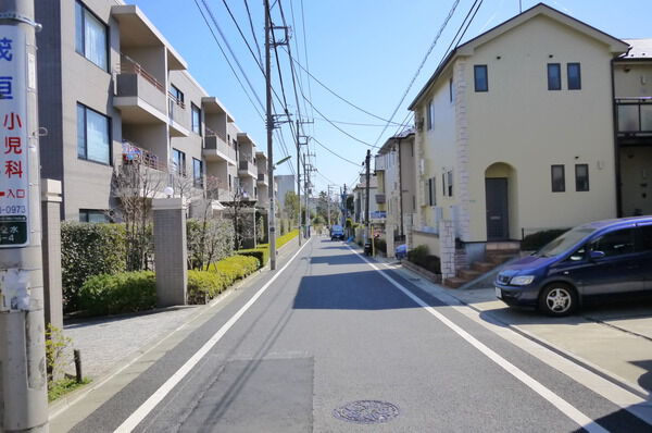 【上北沢ヒルズ】外観 前面道路