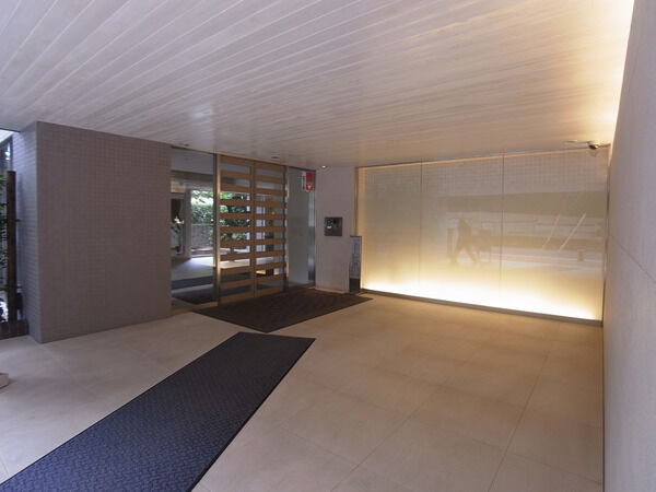 【ルネ成城】エントランス