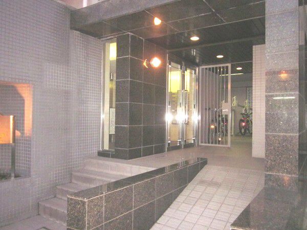 【サンテミリオン世田谷上野毛】エントランス