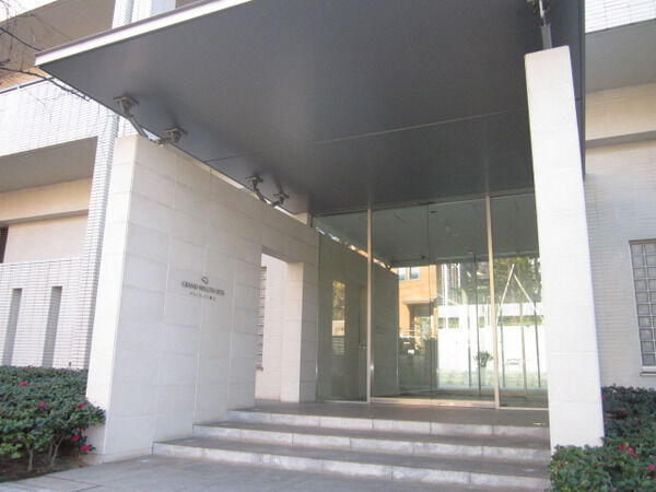 【グランウェリス瀬田】エントランス