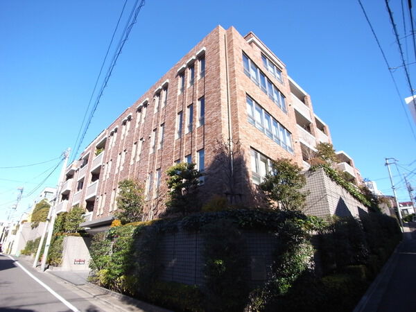 【ヴァリウス代沢】外観２