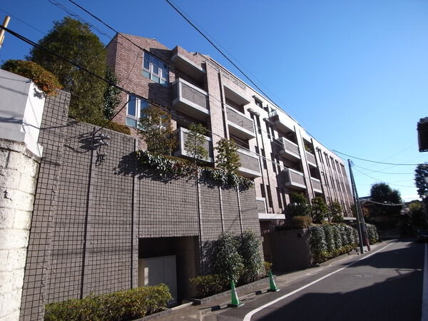 【ヴァリウス代沢】外観２