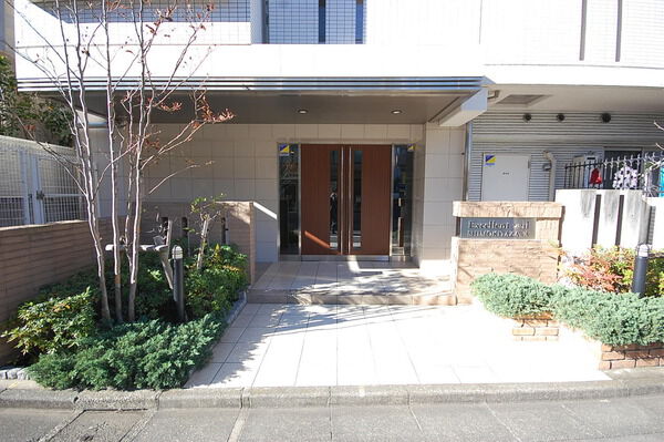 【エクセレントヴェール下北沢】エントランス１