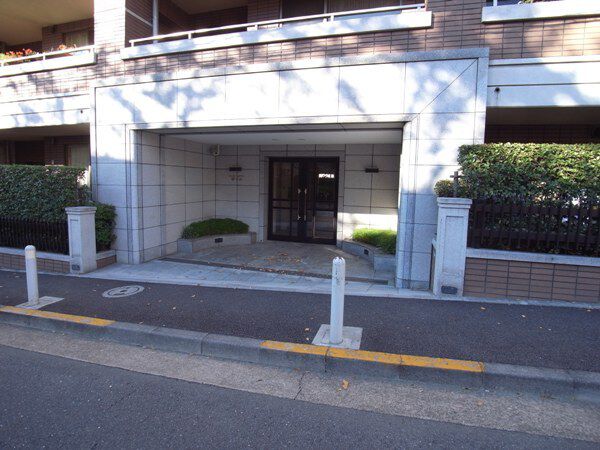 【ファミールグラン等々力】エントランス