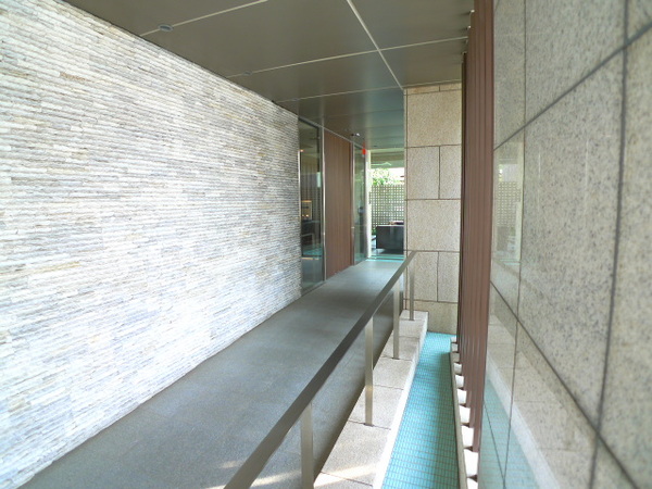 【プラウド千歳船橋】廊下 【プラウド千歳船橋】廊下