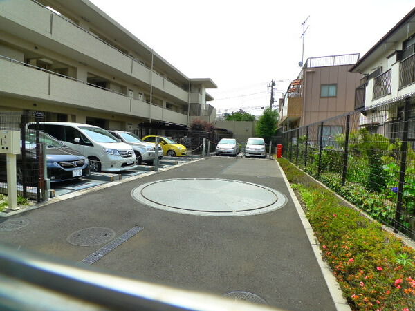 【プラウド千歳船橋】駐車場