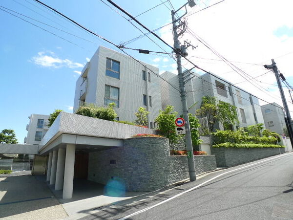 【D’グランセ世田谷テヴィエ】外観