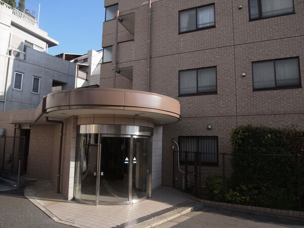 【藤和シティホームズ千歳烏山駅前】エントランス 【藤和シティホームズ千歳烏山駅前】エントランス
