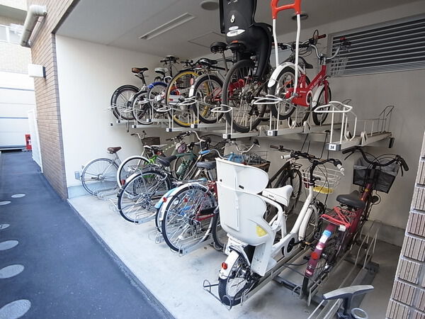 【ヴェルティーク新中野】駐輪場
