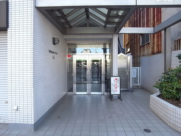 【迦葉高円寺マンション】エントランス