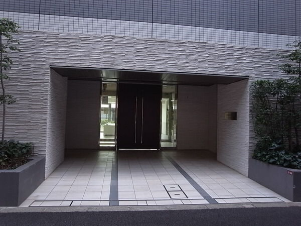 【シェルゼ杉並高井戸】エントランス