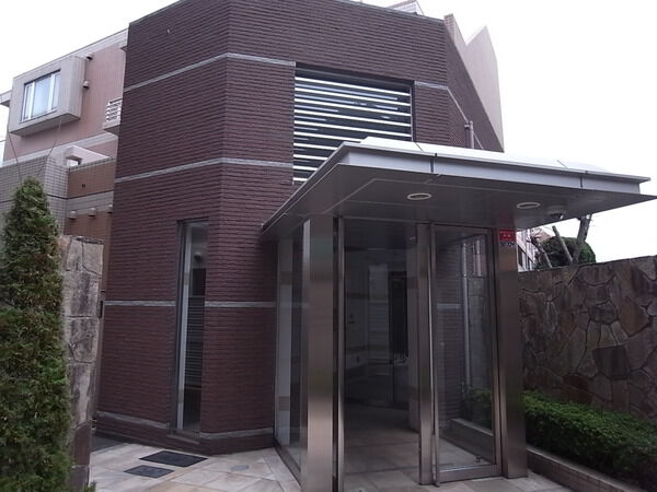 【小田急コアロード杉並・富士見ヶ丘】エントランス 【小田急コアロード杉並・富士見ヶ丘】エントランス