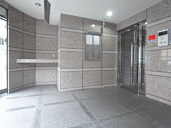 【ザ・パームス高円寺】エントランスホール 【ザ・パームス高円寺】エントランスホール