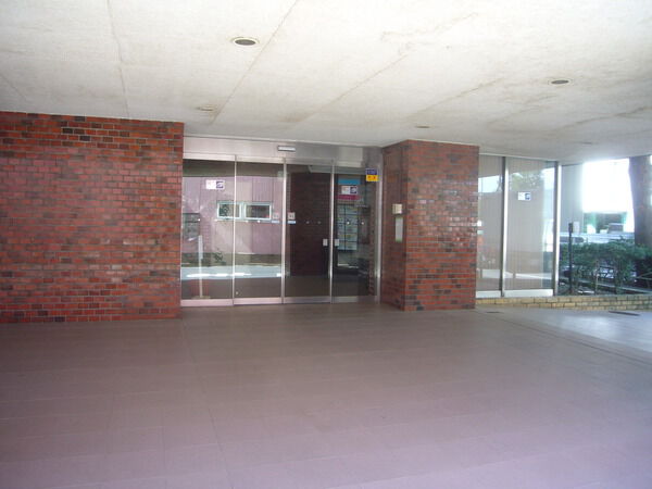 【シーアイマンション桜上水】重厚なエントランス 【シーアイマンション桜上水】重厚なエントランス