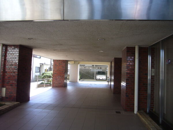 【シーアイマンション桜上水】ゆとりあるエントランス 【シーアイマンション桜上水】ゆとりあるエントランス