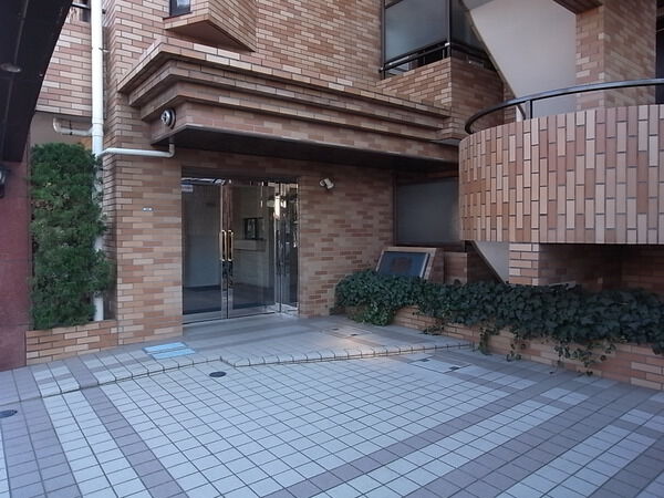 【ライオンズマンション浜田山第3】エントランス
