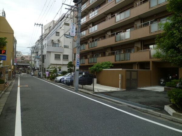 【藤和シティホームズ巣鴨】前面道路