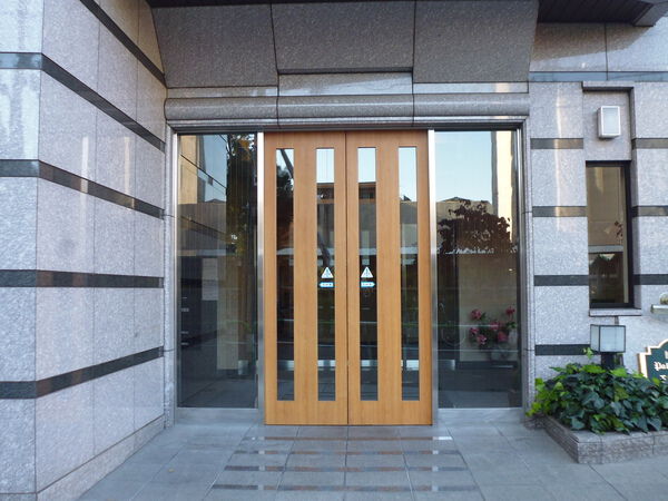 【日神パレステージ王子神谷】エントランス 【日神パレステージ王子神谷】エントランス