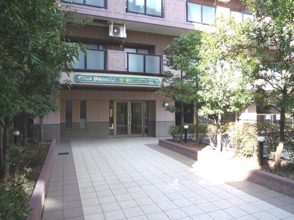 【ライオンズマンション日暮里南公園】アプローチ