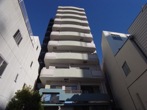 ラポール本蓮沼駅前