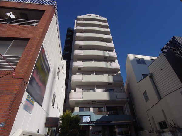 ラポール本蓮沼駅前
