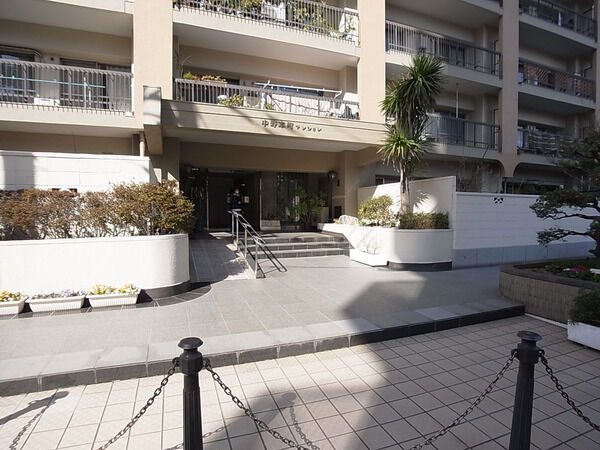 【中野本町マンション】エントランス 【中野本町マンション】エントランス